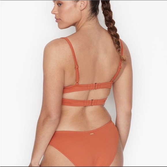 Victoria’s Secret V Hardware Bikini - Picture 2 of 11